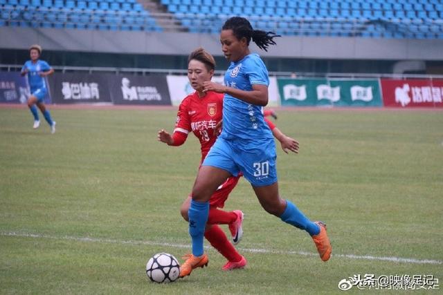 中国U18男冰斩获世锦赛乙级A组亚军 中国女冰降组